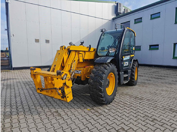 رافعة تلسكوبية JCB