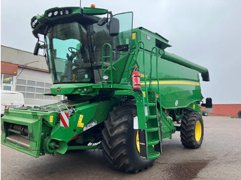 حصادة موحَّدة JOHN DEERE T560
