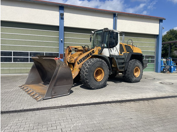 اللودر بعجل LIEBHERR L 576