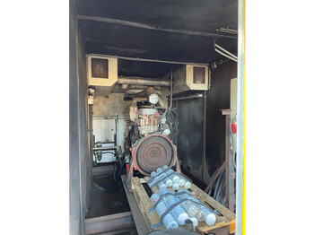 مجموعة المولدات Cummins KTTA 19 C Dieselmotor in container 585 PK: صورة 3