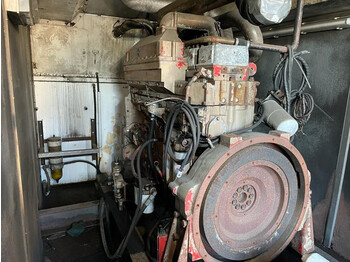 مجموعة المولدات Cummins KTTA 19 C Dieselmotor in container 585 PK: صورة 4