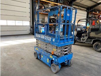 رافعة هيدروليكية مقصية Genie GS 1932 Elektrische Schaarhoogwerker 7.8 meter werkhoogte 304 uur !: صورة 2
