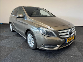 سيارة MERCEDES-BENZ
