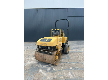 مدحلة CATERPILLAR 225