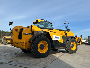 رافعة تلسكوبية JCB