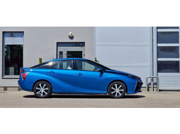 سيدان Toyota Mirai: صورة 4