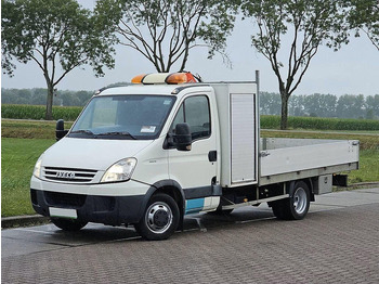 شاحنات مسطحة IVECO Daily