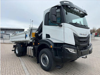 شاحنة قلاب IVECO X-WAY