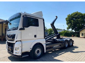 شاحنة ذات خطاف MAN TGX 26.440