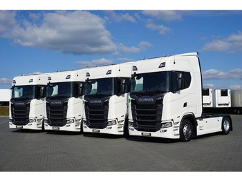 وحدة جر SCANIA S 500