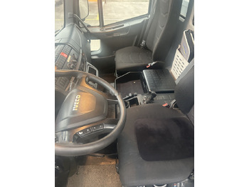 شاحنات مسطحة, شاحنة كرين IVECO EuroCargo 75-210: صورة 3