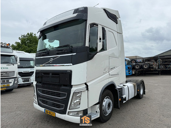 وحدة جر VOLVO FH