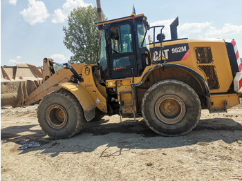 اللودر بعجل CATERPILLAR 962M