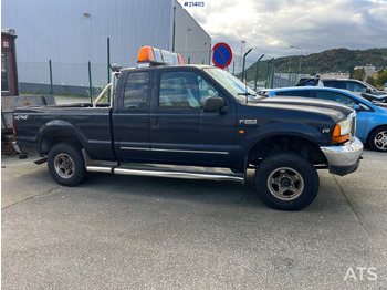 شاحنة البيك أب FORD