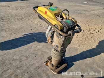 آلة أسفلت Wacker Neuson BS60-2: صورة 4 آلة أسفلت Wacker Neuson BS60-2: صورة 4