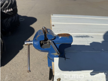 معدات البناء Workbench, Metal Vise: صورة 5 معدات البناء Workbench, Metal Vise: صورة 5