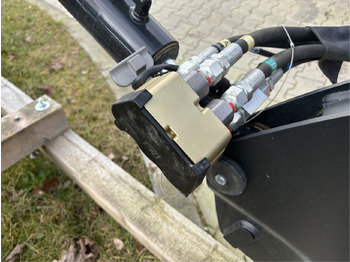 رافعة أمامية للجرار Alö Frontlader G5L Valtra: صورة 2 رافعة أمامية للجرار Alö Frontlader G5L Valtra: صورة 2