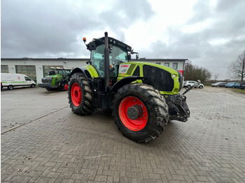 جرار CLAAS Axion 930