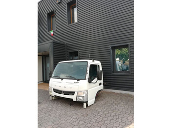 الكابينة والداخلية MITSUBISHI