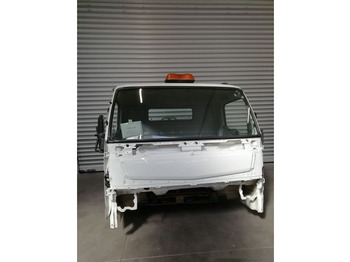 الكابينة والداخلية MITSUBISHI