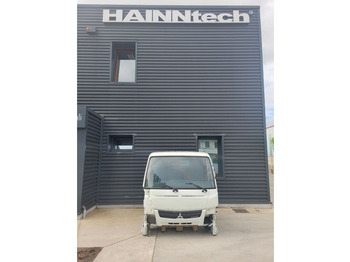 الكابينة والداخلية MITSUBISHI