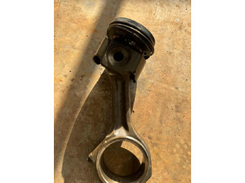 المحرك و قطع الغيار VOLVO