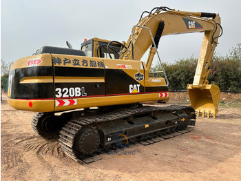 حفار زحاف CATERPILLAR 320BL