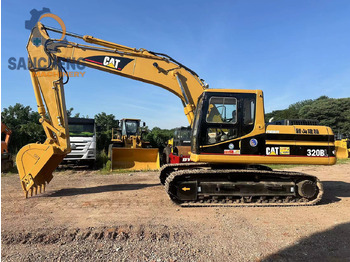 حفار زحاف CATERPILLAR 320B: صورة 2
