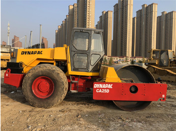 مدحلة DYNAPAC
