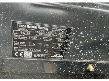 رافعة شوكية كهربائية Linde E12-02: صورة 4
