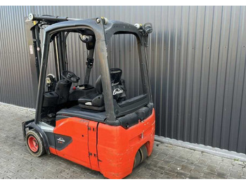 رافعة شوكية كهربائية Linde E18-02: صورة 3 رافعة شوكية كهربائية Linde E18-02: صورة 3