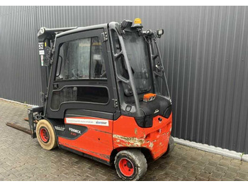 رافعة شوكية كهربائية Linde E25L-01: صورة 3 رافعة شوكية كهربائية Linde E25L-01: صورة 3