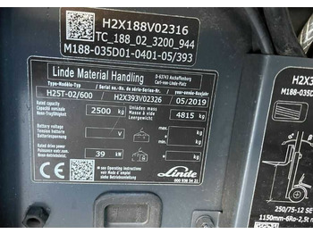 رافعة شوكية تعمل بالغاز Linde H25T-02/600: صورة 4
