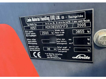 رافعة شوكية تعمل بالغاز Linde H25T: صورة 4