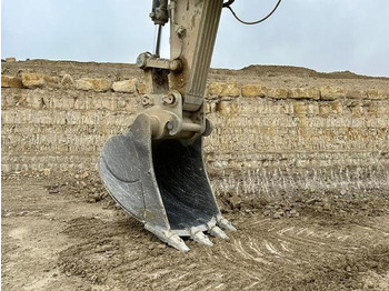 حفارة Caterpillar 374 LME: صورة 4