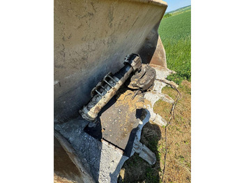 بكت Caterpillar 973C: صورة 5