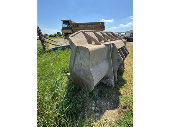 بكت Caterpillar 973C: صورة 3