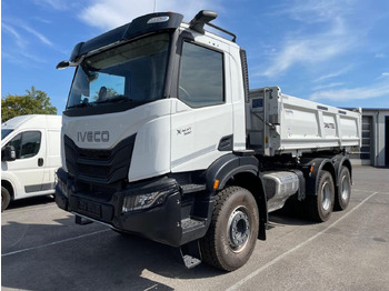 شاحنة قلاب IVECO X-WAY