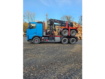 شاحنة قطع الأشجار VOLVO FH16