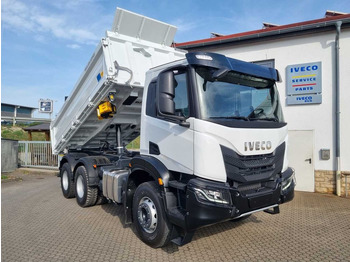 شاحنة قلاب IVECO