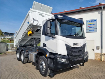 شاحنة قلاب IVECO