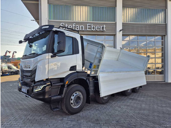 شاحنة قلاب IVECO