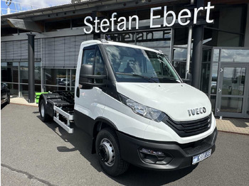 شاحنة ذات خطاف IVECO Daily 70c18