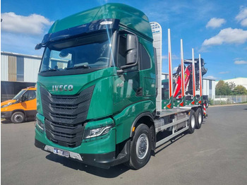شاحنة قطع الأشجار IVECO X-WAY