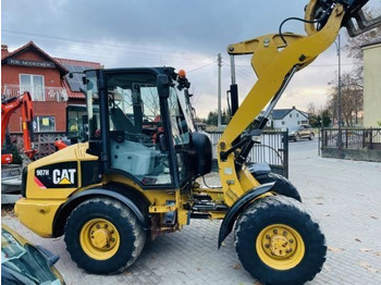 اللودر بعجل CATERPILLAR