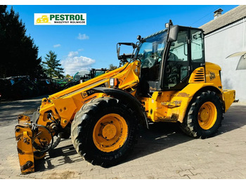 اللودر بعجل JCB