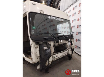 الكابينة والداخلية DAF XF 106