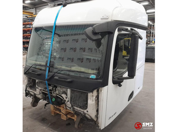 الكابينة والداخلية MERCEDES-BENZ