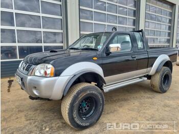 شاحنة البيك أب 2004 Nissan Navara D22: صورة 1