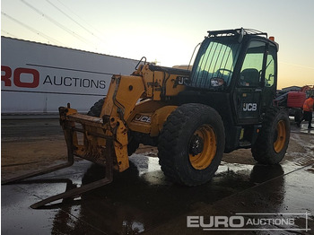 رافعة تلسكوبية JCB